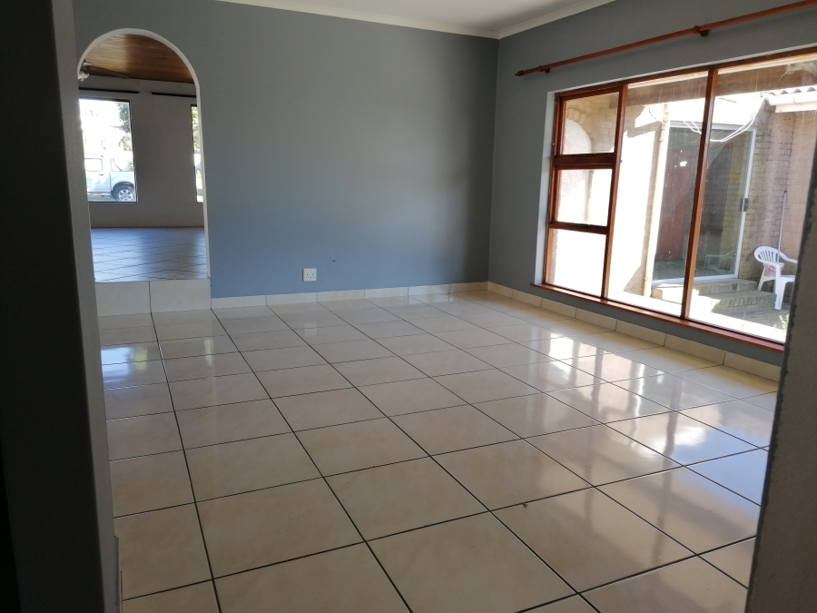 3 Bedroom Property for Sale in Heiderand Western Cape